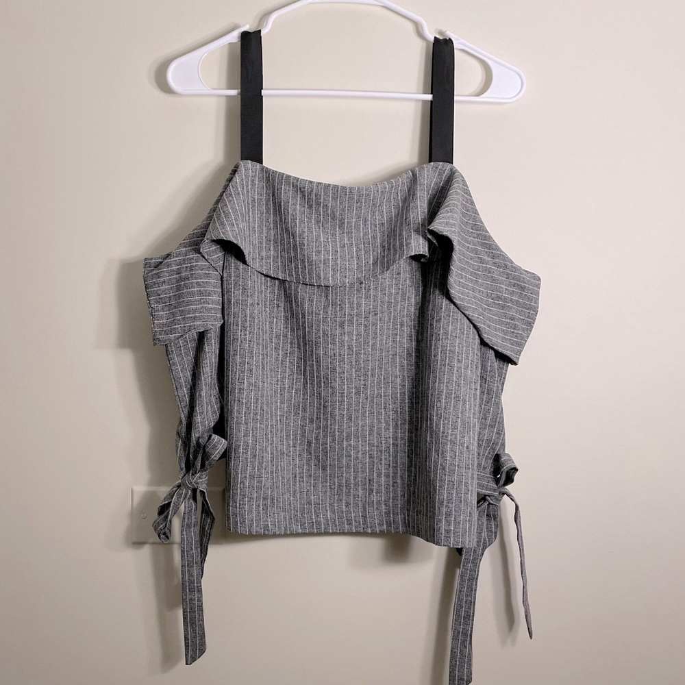 essue cold shoulder New York summer gossip girl gray white striped chic top
